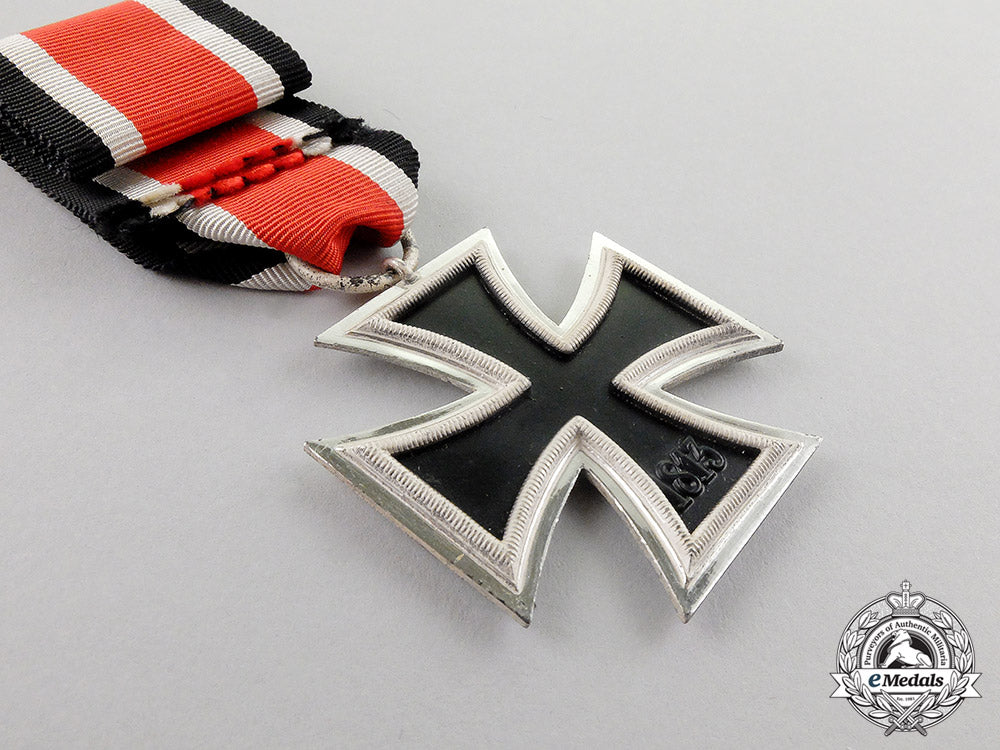 germany._an_absolutely_mint_and_unissued_iron_cross1939_second_class;_top_condition_c17-697_2