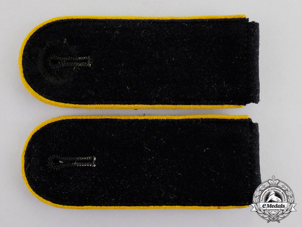 germany._a_mint_pair_of_waffen-_ss_panzer_signals_enlisted_man’s_shoulder_boards_c17-6985