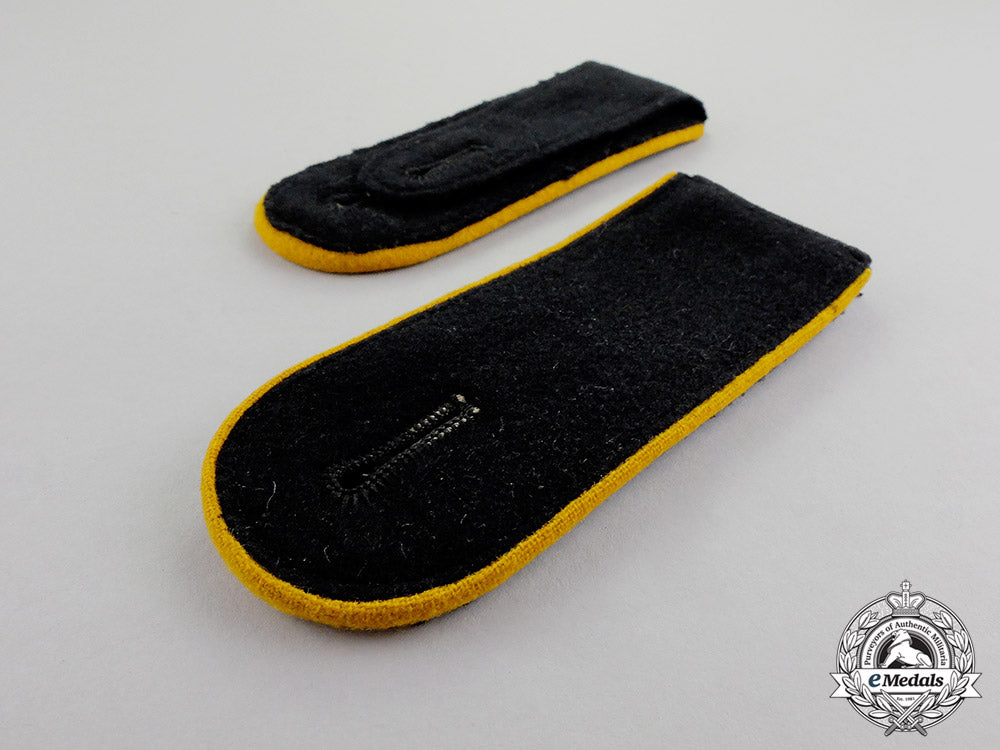 germany._a_mint_pair_of_waffen-_ss_panzer_signals_enlisted_man’s_shoulder_boards_c17-6990