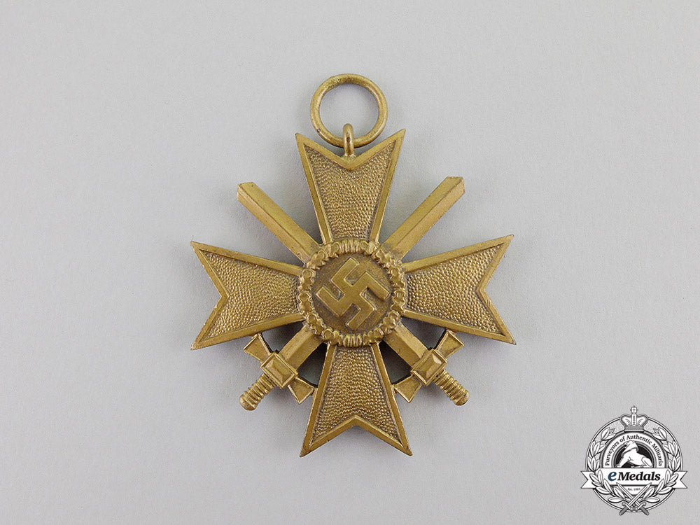 germany._a_mint_and_unissued_war_merit_cross_second_class_with_swords_by_rudolf_tham_c17-705_2