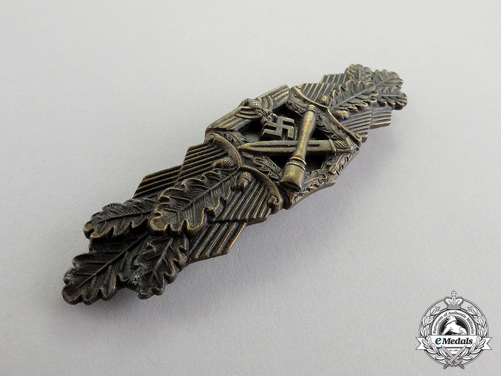 germany._a_bronze_grade_close_combat_clasp_by_the_unknown6-_dot_maker_c17-7063