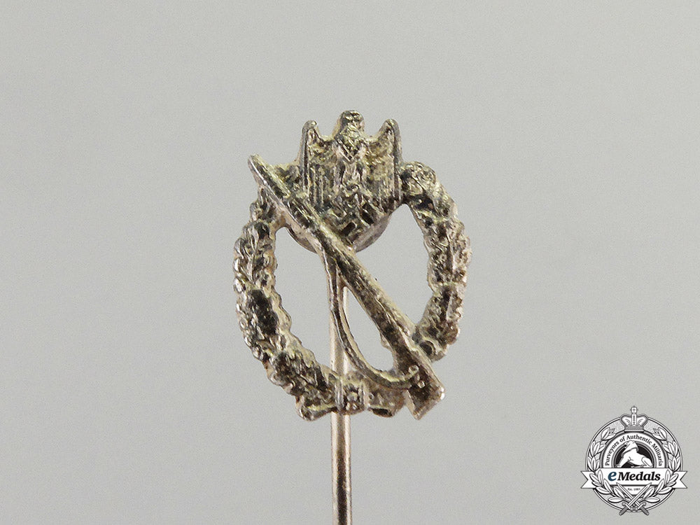 germany._three_miniature_stick_pins_c17-7146