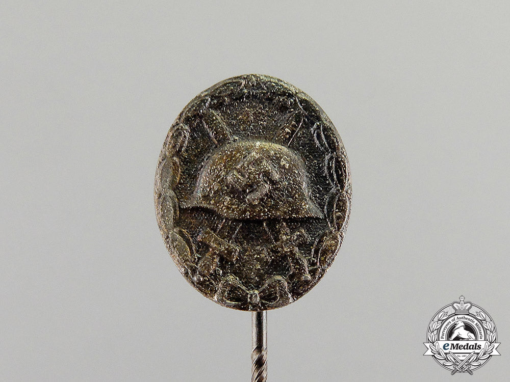 germany._three_miniature_stick_pins_c17-7148