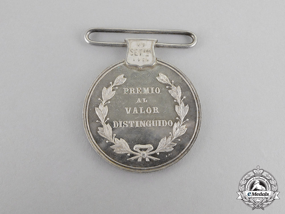 el_salvador._a_medal_for_its_loyal_defenders,_silver_grade,_c.1900_c17-7303