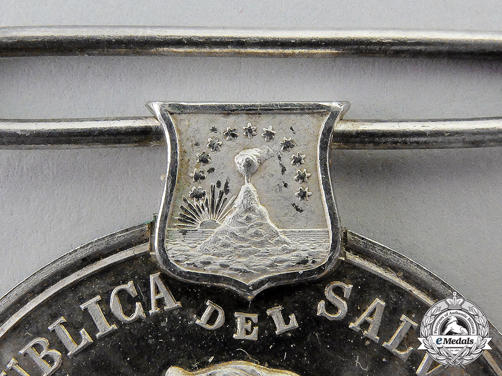el_salvador._a_medal_for_its_loyal_defenders,_silver_grade,_c.1900_c17-7309