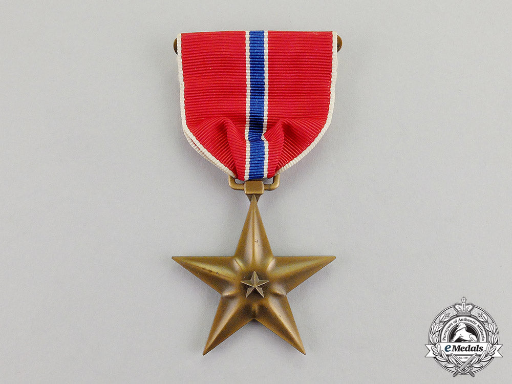 united_states._a101_st_airborne_band_of_brothers_officer's_gallantry_group_for_bastogne_c17-7318