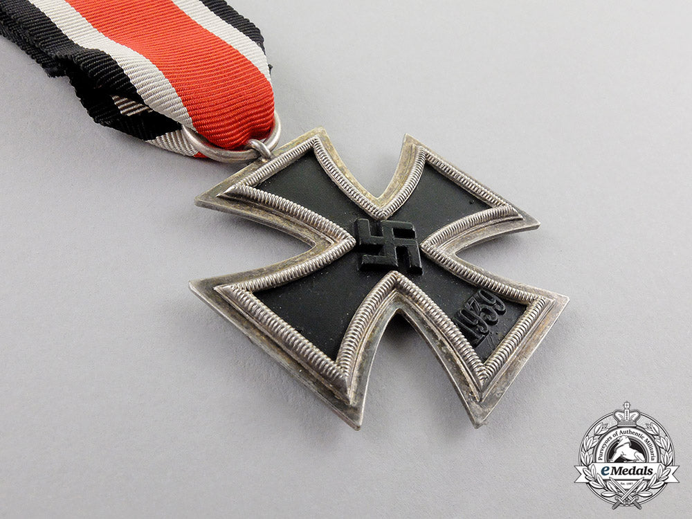germany._three_third_reich_period_medals,_awards,_decorations_w._ribbon_bar_c17-745_2