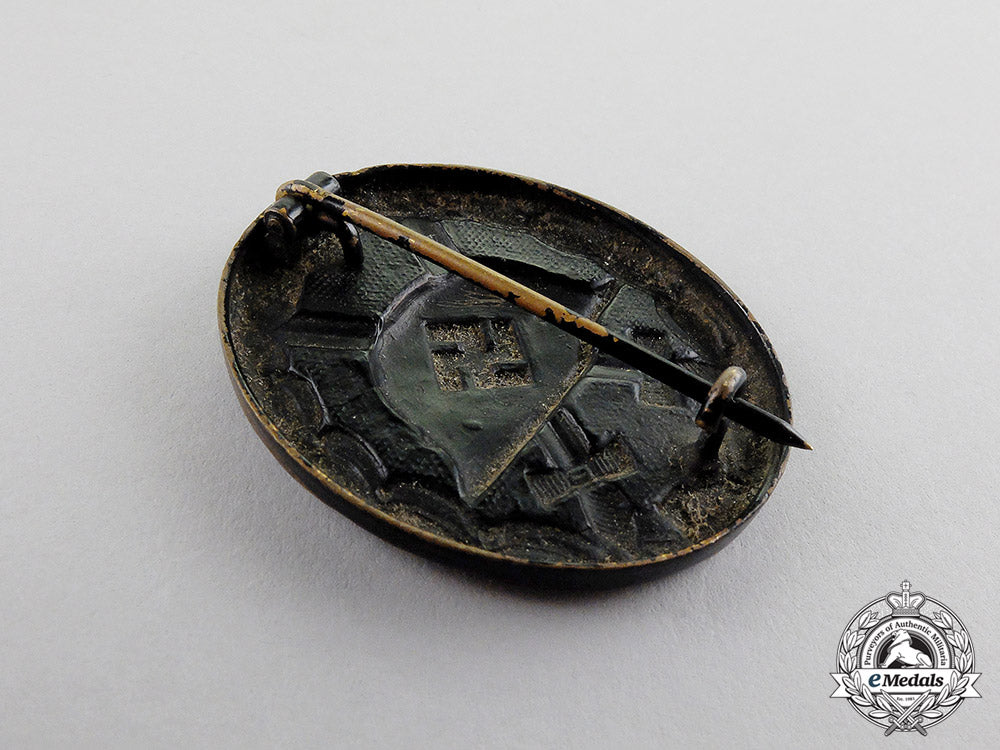 germany._a_black_grade_wound_badge_c17-755_1