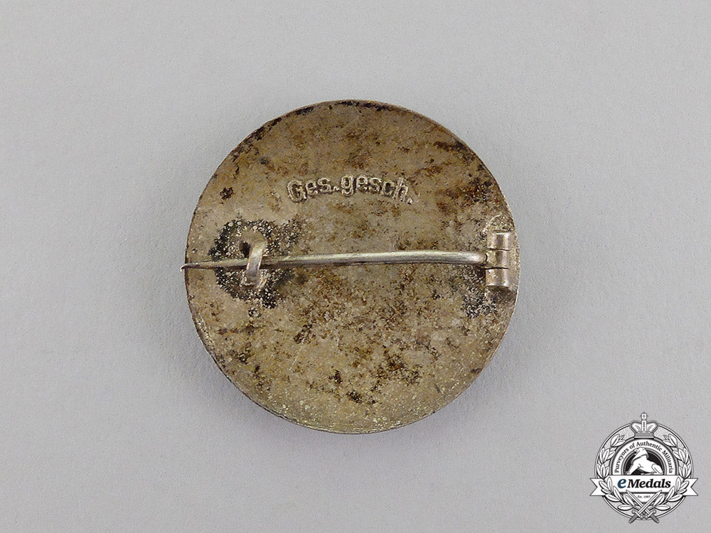 germany._a_drk(_german_red_cross)_sister’s_nurse_badge_c17-7646