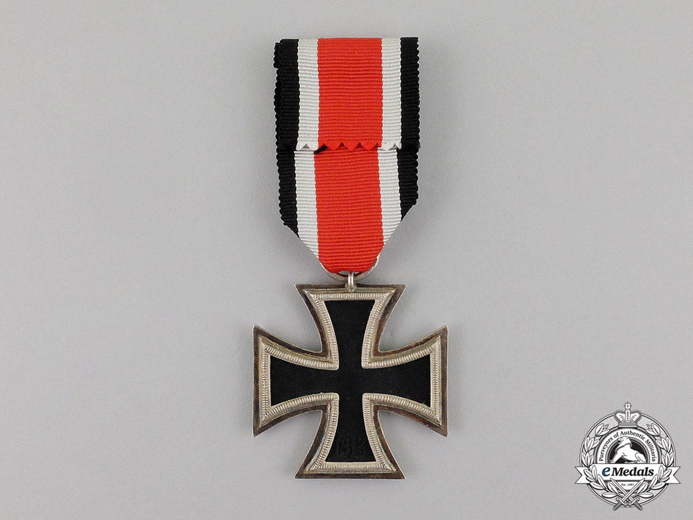 germany._an_iron_cross1939_second_class_by_j.e._hammer&_söhne,_geringswalde_c17-7658