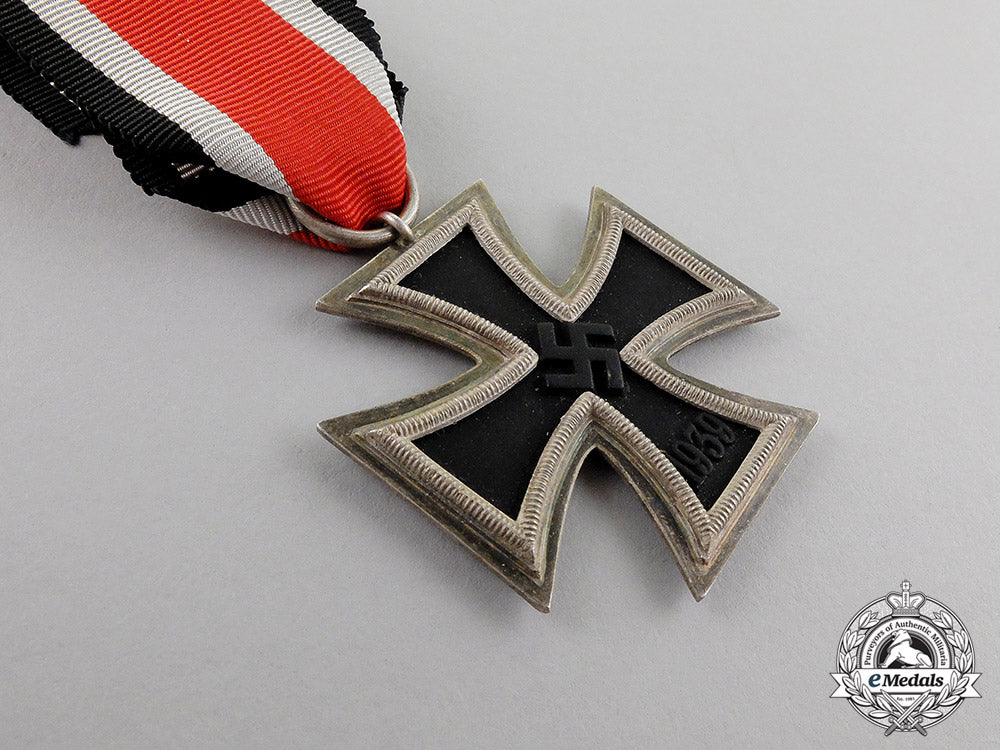 germany._an_iron_cross1939_second_class_by_j.e._hammer&_söhne,_geringswalde_c17-7659