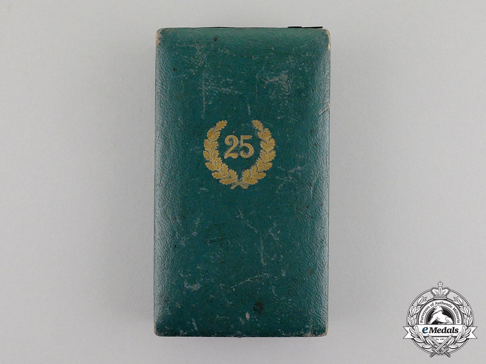germany._a_mint_third_reich_period_police25-_year_long_service_cross_in_its_presentation_case_c17-7683_1_1