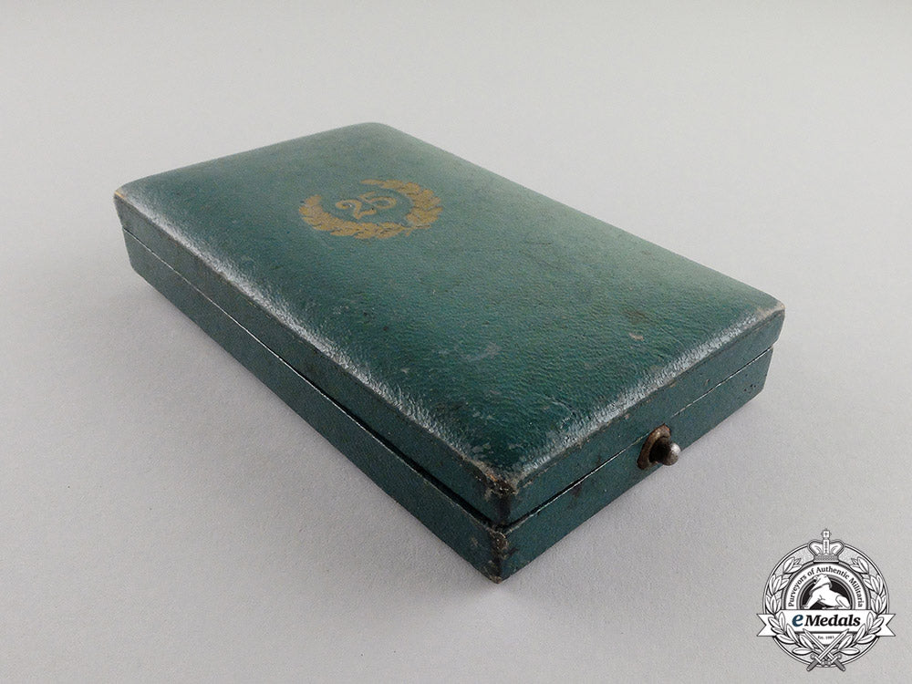 germany._a_mint_third_reich_period_police25-_year_long_service_cross_in_its_presentation_case_c17-7685_1_1
