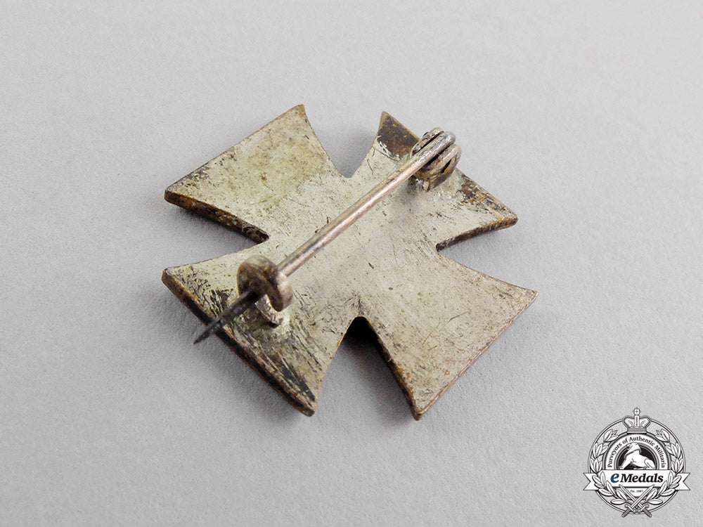 germany._two_first_war_period_patriotic_pins_c17-7800