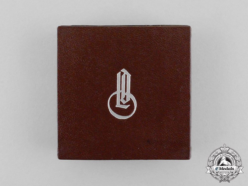 germany._a_mint_war_merit_cross2_nd_class_with_swords_in_its_scarce_ldo_case_c17-7814