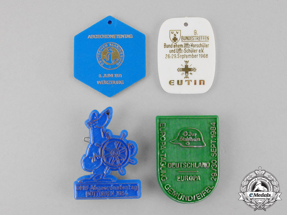 germany._a_four_post_war_veteran’s_organization_badges_c17-7895