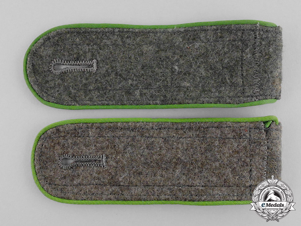 germany._a_pair_of_wehrmacht_gebirgsjäger_enlisted_man’s_shoulder_boards_c17-7912