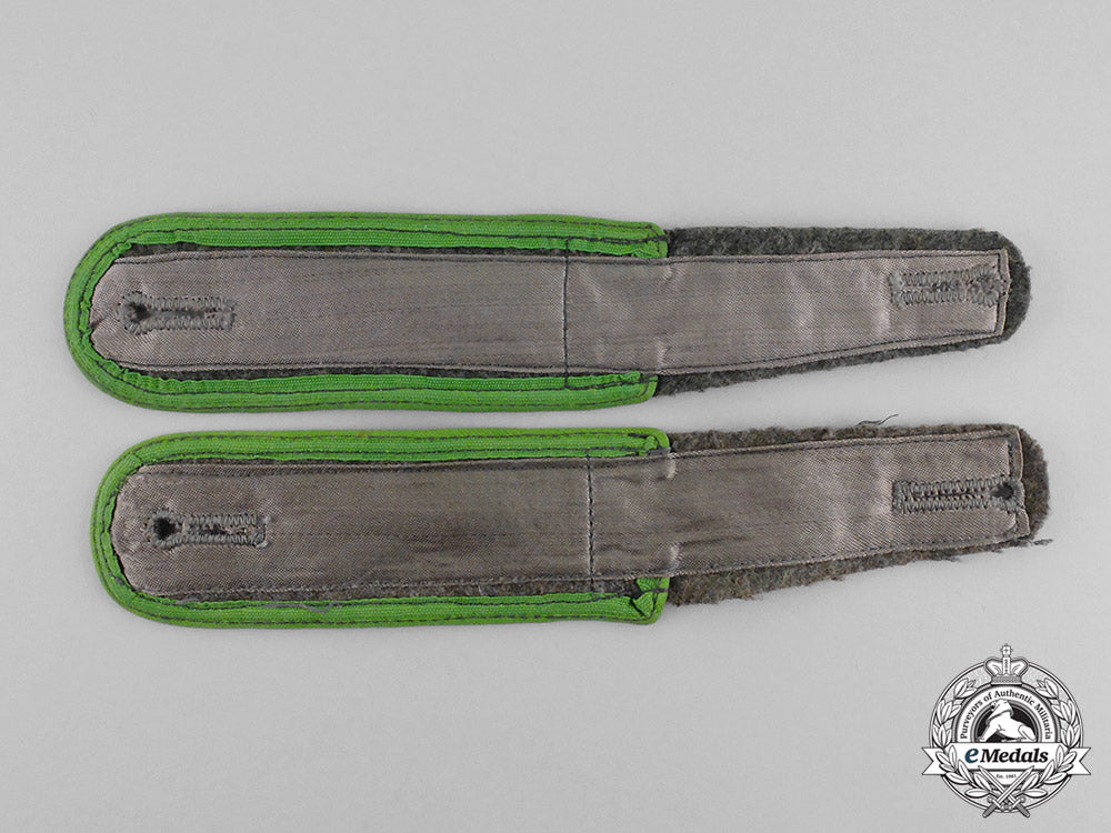 germany._a_pair_of_wehrmacht_gebirgsjäger_enlisted_man’s_shoulder_boards_c17-7914