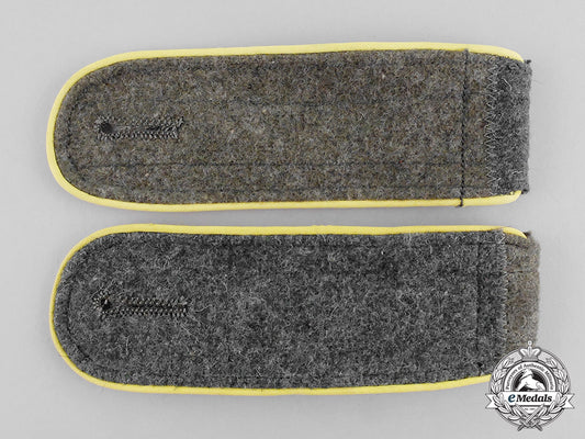 germany._a_pair_of_wehrmacht_signals_enlisted_man’s_shoulder_boards_c17-7917