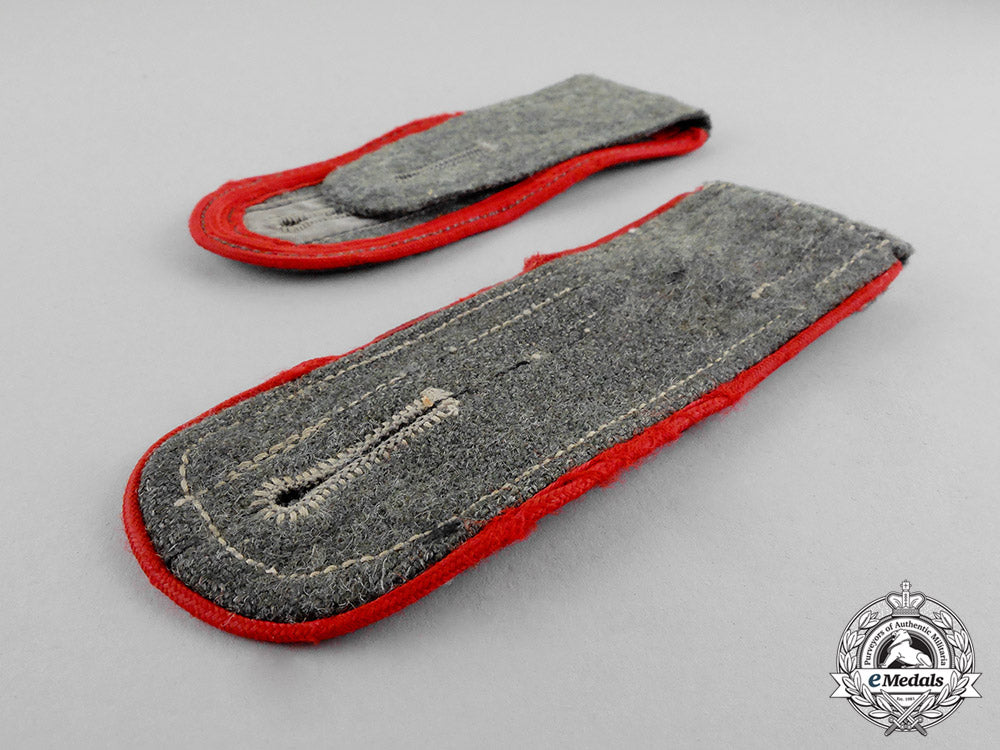 germany._a_pair_of_wehrmacht_artillery_enlisted_man’s_shoulder_boards_c17-7925