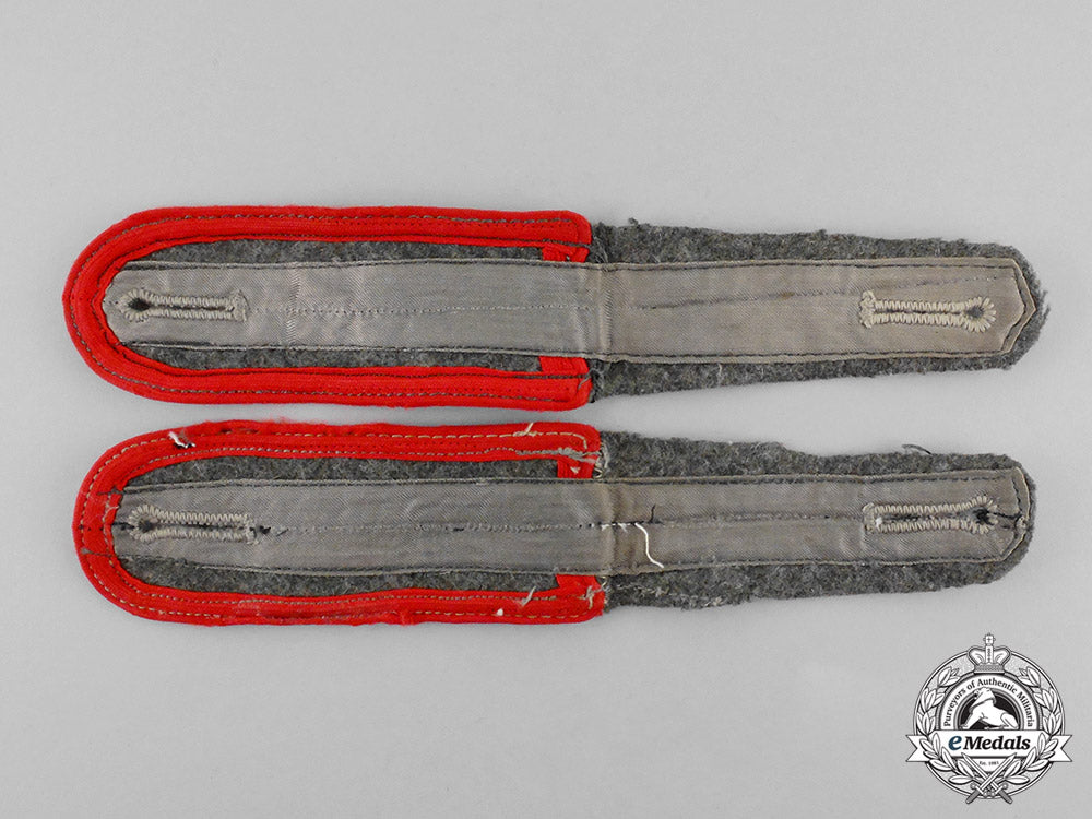 germany._a_pair_of_wehrmacht_artillery_enlisted_man’s_shoulder_boards_c17-7926