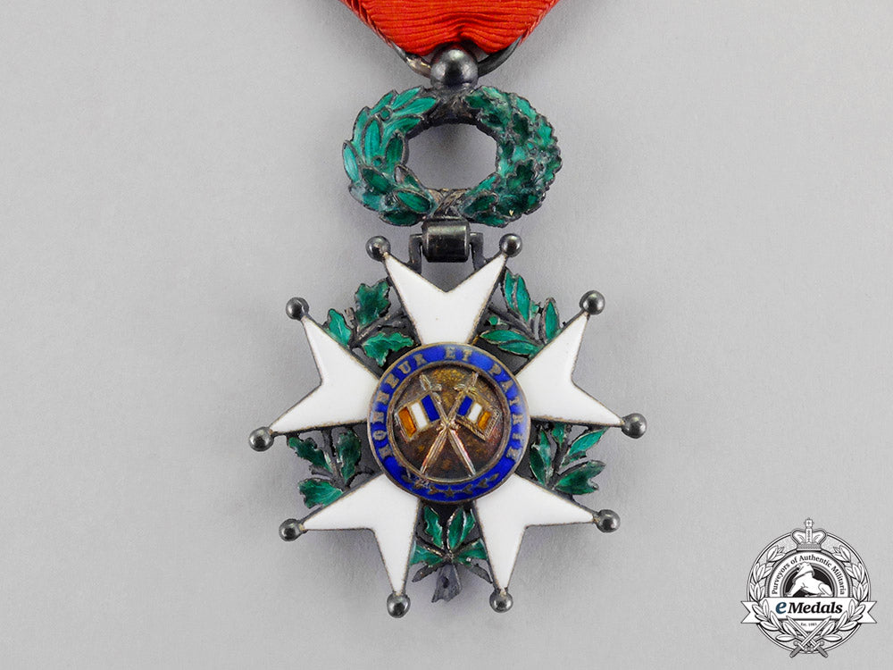 united_states._a_dsc_group_to_captain_baker_for_crossing_the_andon_river_under_fire_in1918_c17-8137