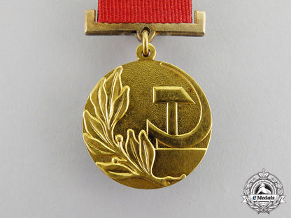 russia,_soviet_union._a_ussr_state_prize_badge_in_gold_c17-816_1_1_1_1_1_1_1