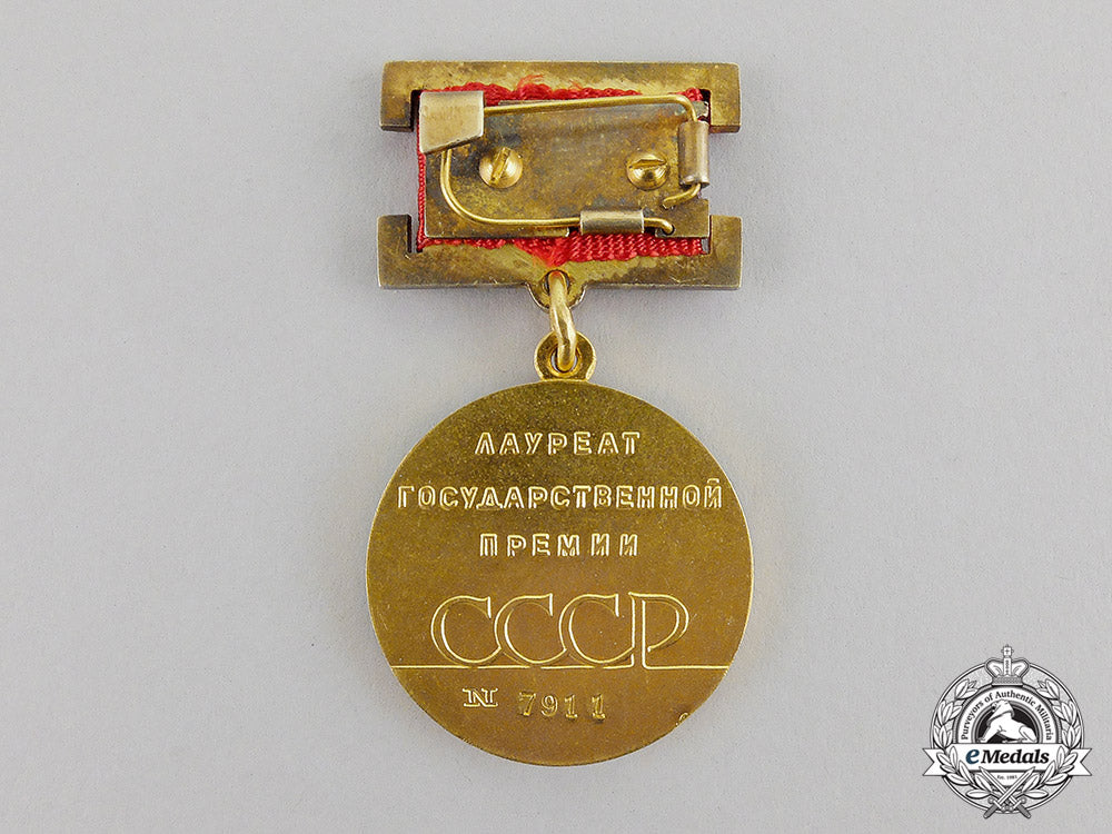 russia,_soviet_union._a_ussr_state_prize_badge_in_gold_c17-818_1_1_1_1_1_1_1