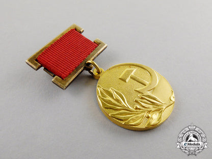 russia,_soviet_union._a_ussr_state_prize_badge_in_gold_c17-819_1_1_1_1_1_1_1