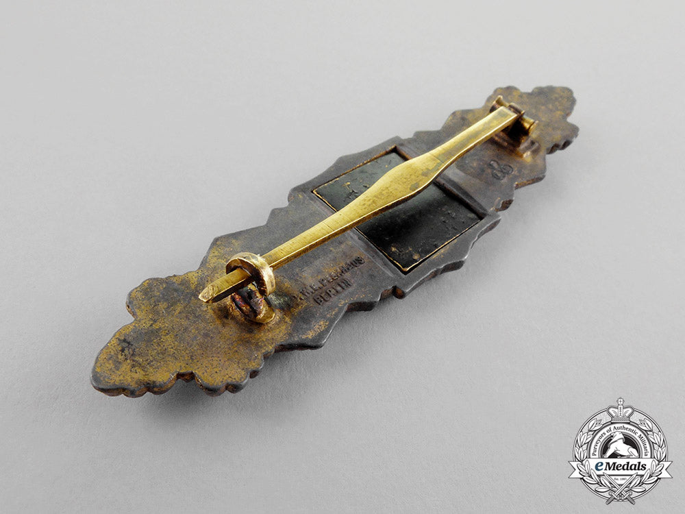 germany._a_gold_grade_close_combat_clasp_by_f._linden;_soldered_hinge_type_c17-8371