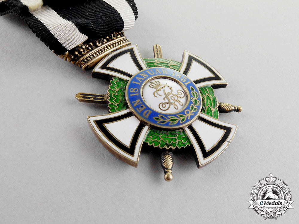 prussia._a1916-1918_issue_royal_houseorder_of_hohenzollern_knight’s_cross_with_swords_c17-8548