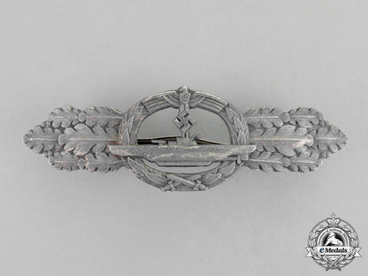 germany._a_textbook_silver_grade_submarine_front_clasp_by_schwerin_of_berlin_c17-8559