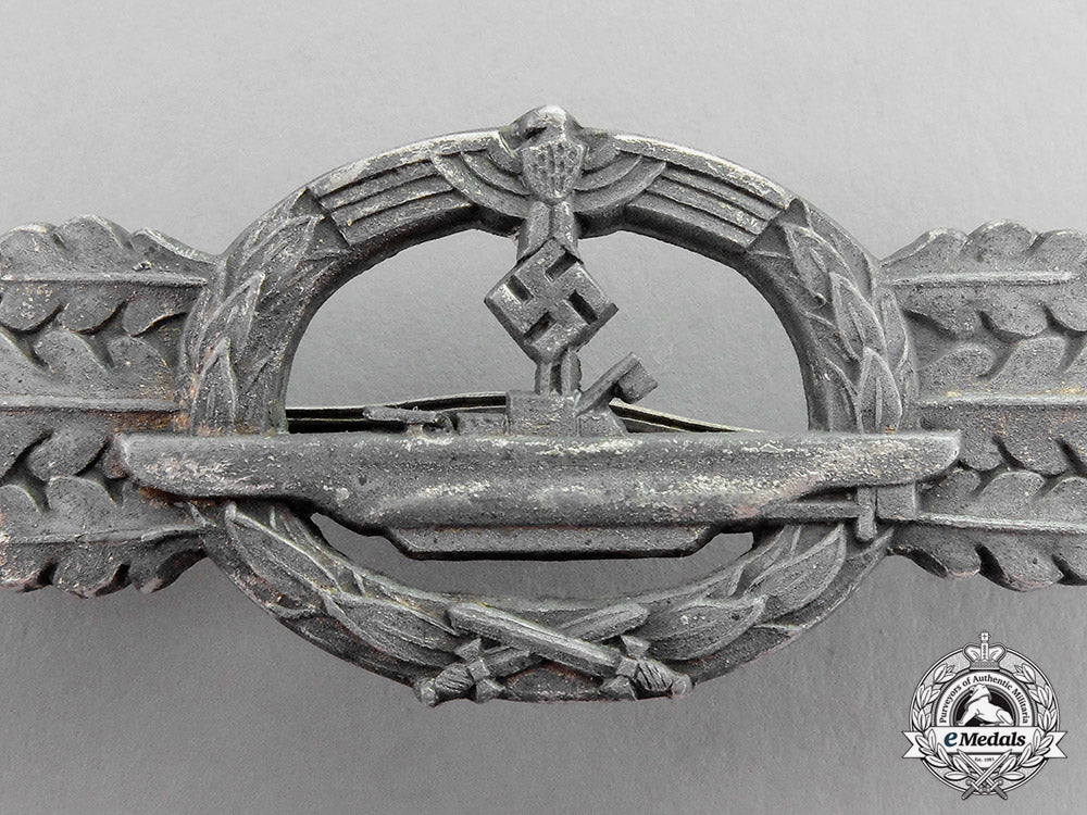 germany._a_textbook_silver_grade_submarine_front_clasp_by_schwerin_of_berlin_c17-8560