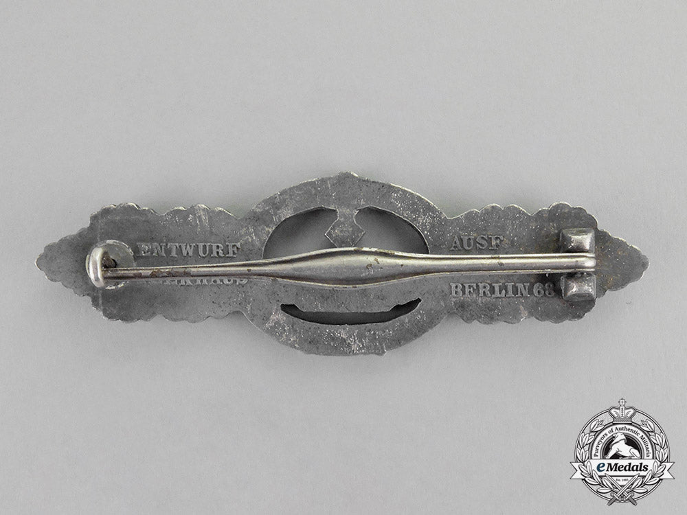 germany._a_textbook_silver_grade_submarine_front_clasp_by_schwerin_of_berlin_c17-8561