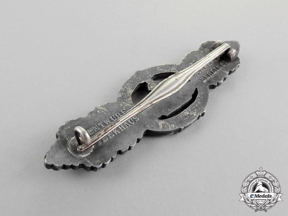 germany._a_textbook_silver_grade_submarine_front_clasp_by_schwerin_of_berlin_c17-8562