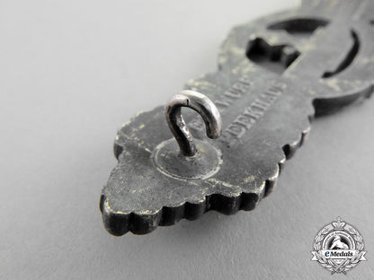 germany._a_textbook_silver_grade_submarine_front_clasp_by_schwerin_of_berlin_c17-8564