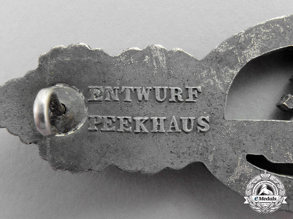 germany._a_textbook_silver_grade_submarine_front_clasp_by_schwerin_of_berlin_c17-8566