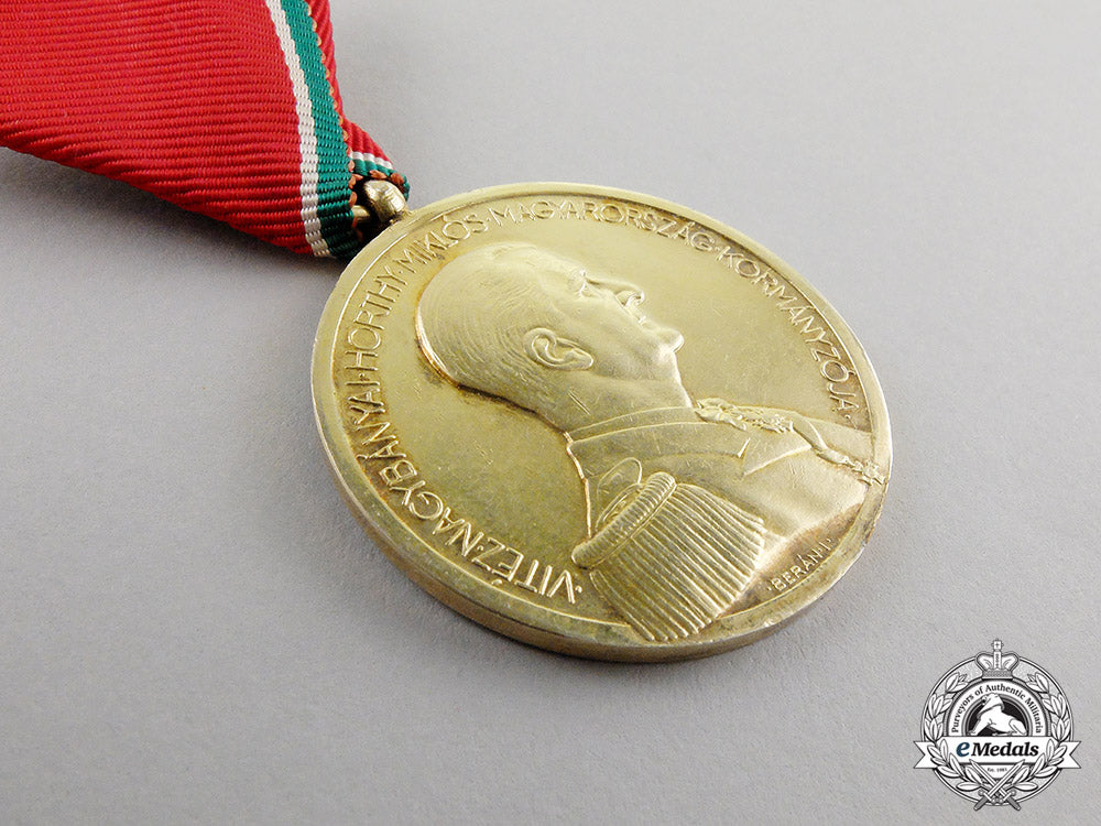 hungary,_kingdom._a_bravery_medal,_gold_grade,_c.1942_c17-869_1_1