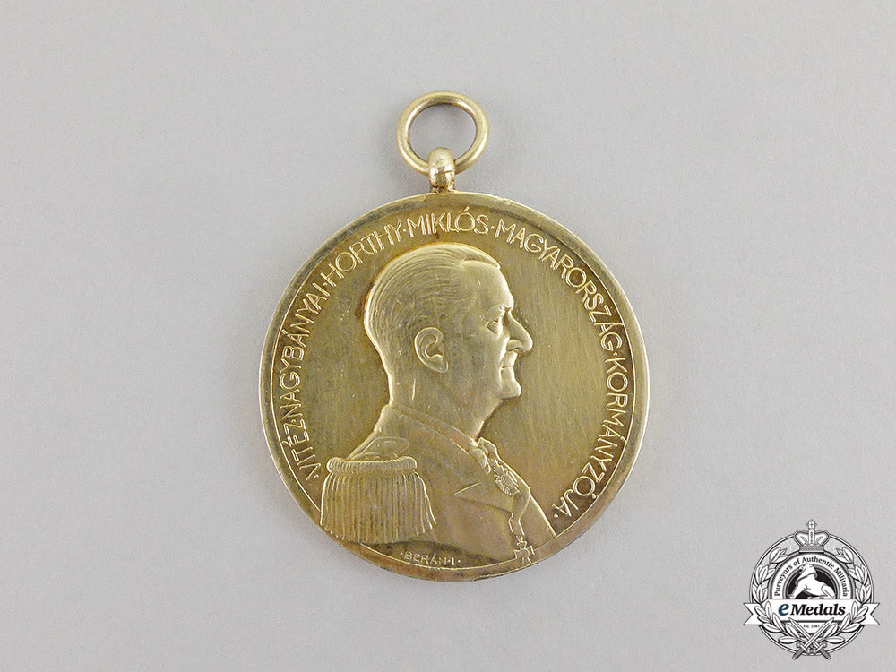 hungary,_kingdom._a_bravery_medal,_gold_grade,_c.1942_c17-871_1_2