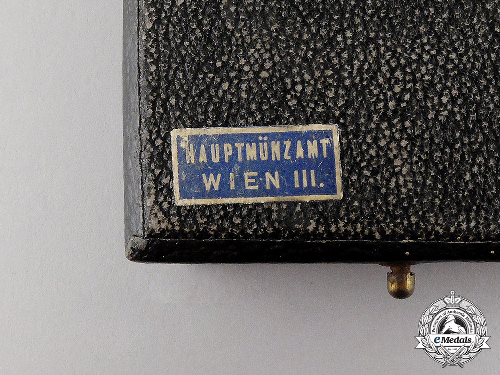 germany._a_gold_grade_wound_badge_by_the_official_vienna_state_mint_c17-905