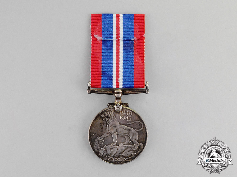 canada._a_memorial_cross_pair_to_nursing_sister_elizabeth_lillie_o'kelly,_rcaf_c17-9146