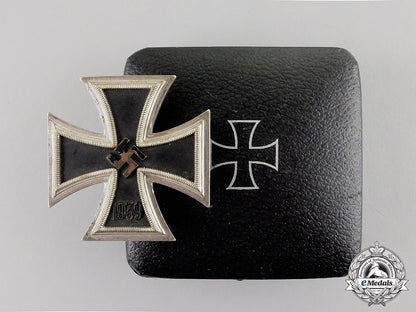 germany._an_iron_cross1939_first_class_in_ldo_case_of_issue_c17-927