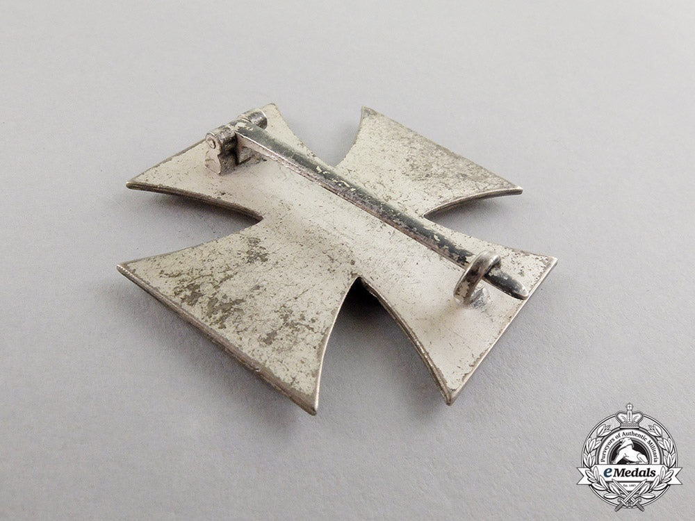 germany._an_iron_cross1939_first_class_in_ldo_case_of_issue_c17-934