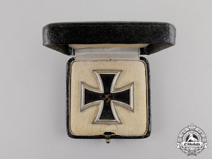 germany._an_iron_cross1939_first_class_in_ldo_case_of_issue_c17-941
