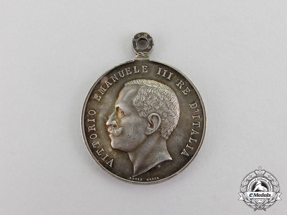 italy,_kingdom._a_medal_of_remembrance_of_the_royal_house,_silver_grade_c17-945_1