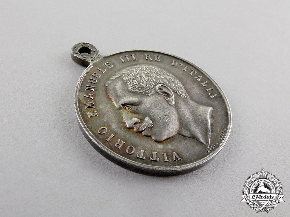 italy,_kingdom._a_medal_of_remembrance_of_the_royal_house,_silver_grade_c17-947_1
