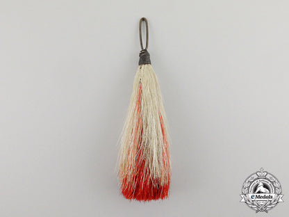great_britain._a_red_and_white_busby_plume(_aka_hackle)_c17-965