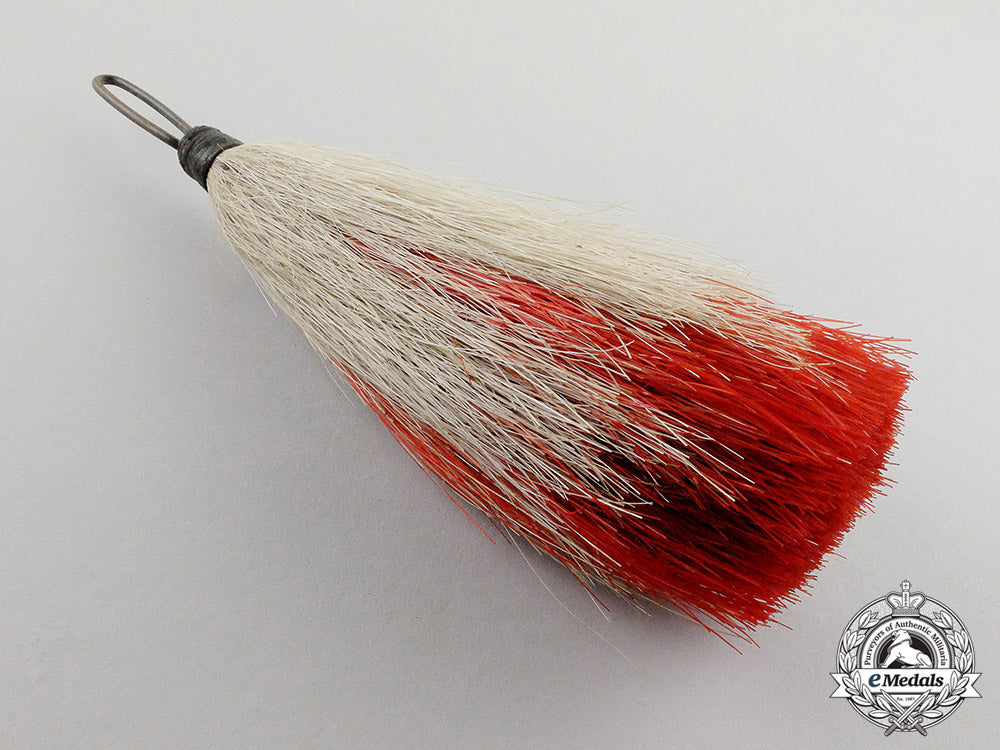 great_britain._a_red_and_white_busby_plume(_aka_hackle)_c17-967