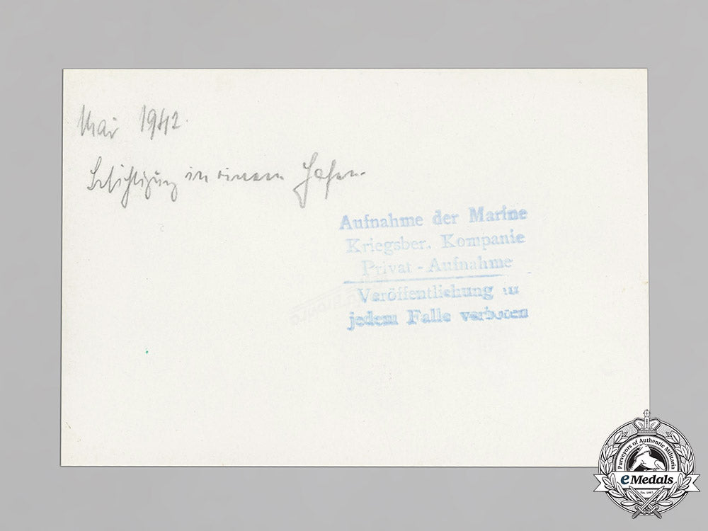 germany._a_kriegsmarine_nco’s_tropical_visor_cap_with_a_photograph_of_the_cap_being_worn_c18-012208_1_
