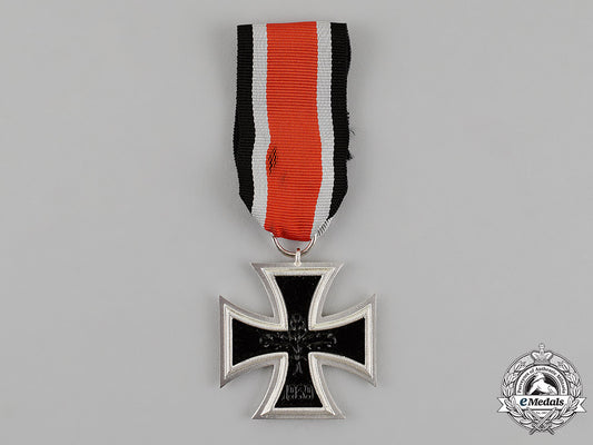 germany,_republic._a_mint_iron_cross1939_second_class,_alternative1957_version_c18-012300